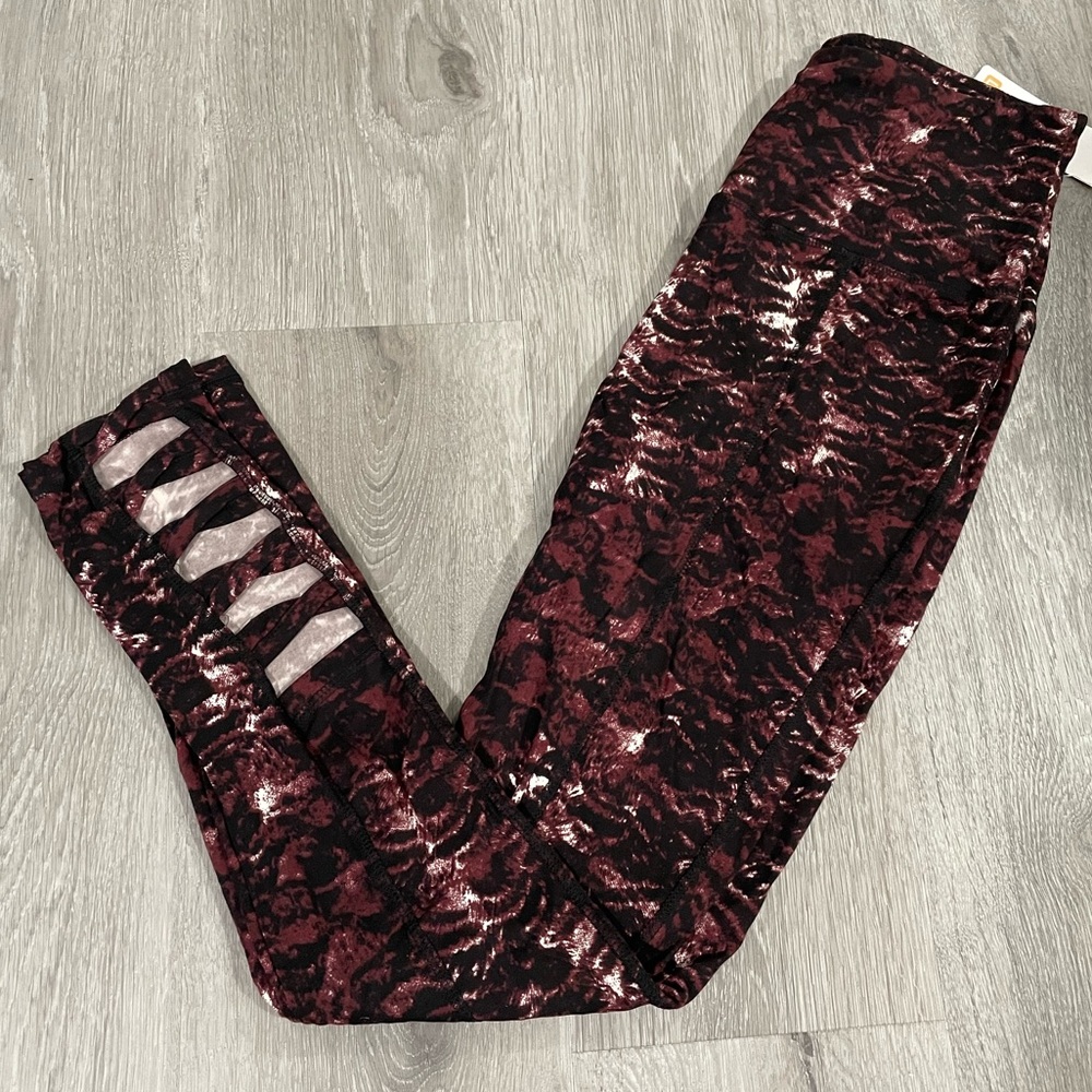 Mid rise soft leggings with cut outs